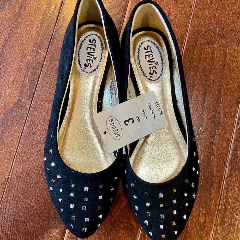 NWT Stevie’s Black Flats w/Rhinstones - Size 3